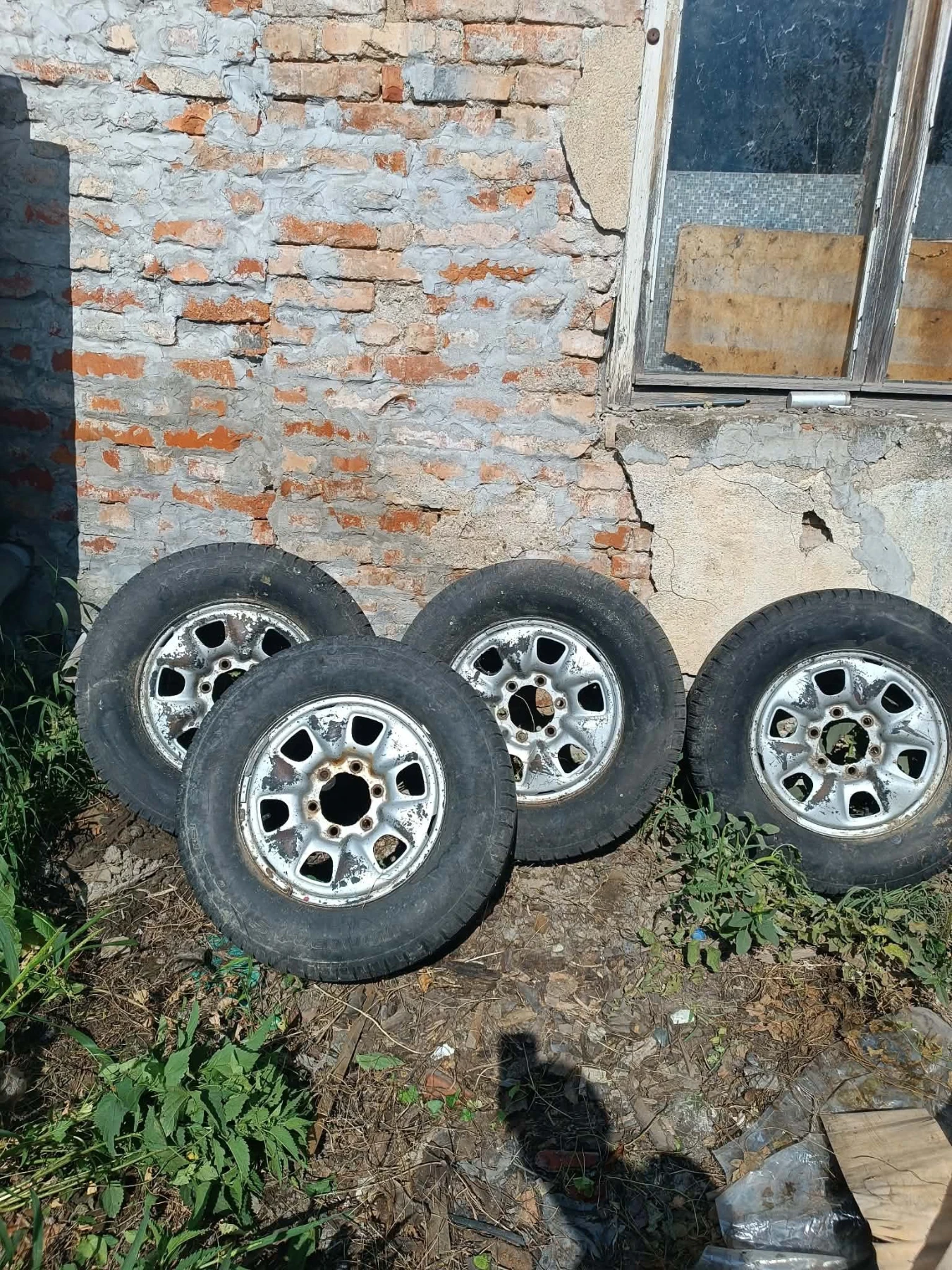 Гуми с джанти BF Goodrich 235/75R16, снимка 3 - Гуми и джанти - 55591876