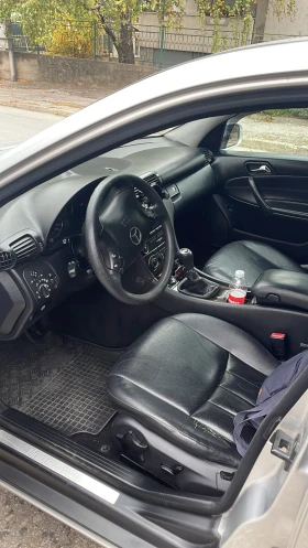 Mercedes-Benz C 200, снимка 12