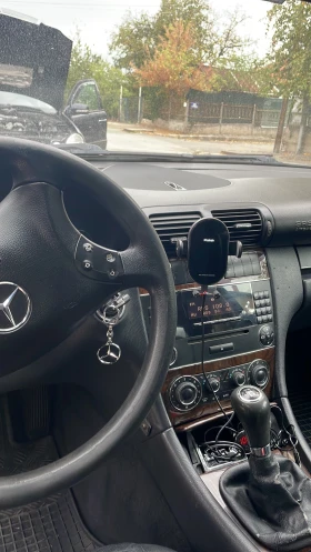 Mercedes-Benz C 200, снимка 11