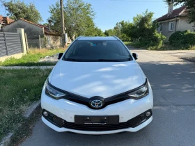 Toyota Auris Hybrid на части