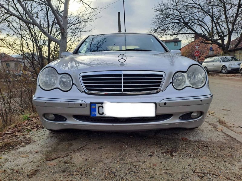 Mercedes-Benz C 220 CDI, снимка 10 - Автомобили и джипове - 45895457