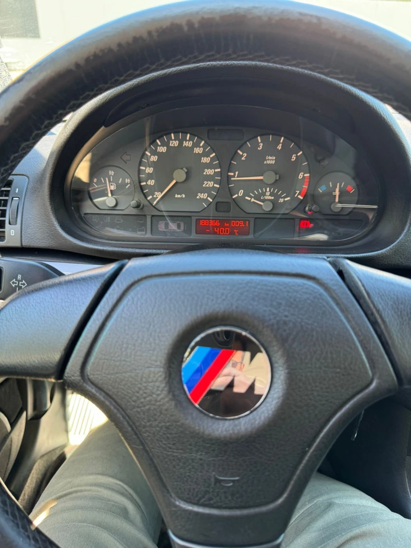 BMW 320, снимка 9 - Автомобили и джипове - 47317665