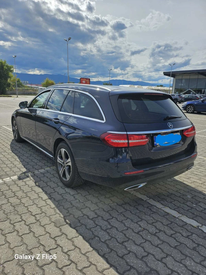 Mercedes-Benz E 220, снимка 6 - Автомобили и джипове - 47251259