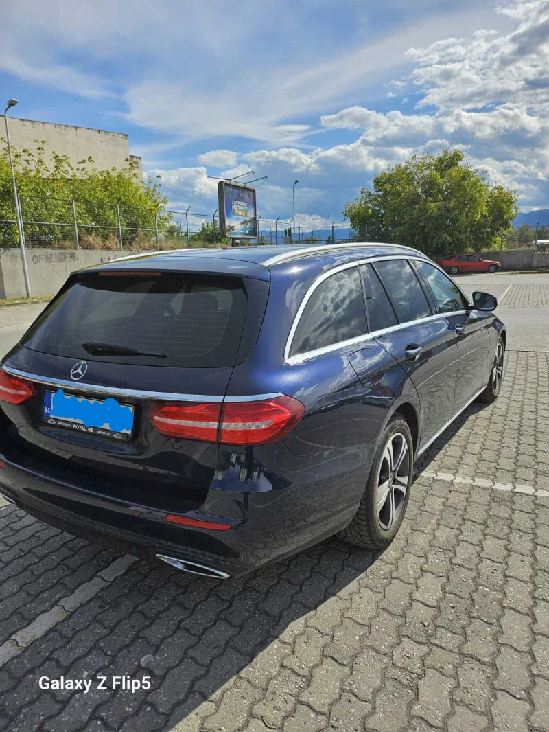 Mercedes-Benz E 220, снимка 8 - Автомобили и джипове - 47251259