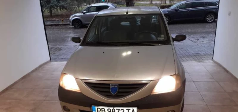 Dacia Logan 1.6, снимка 4 - Автомобили и джипове - 47474714