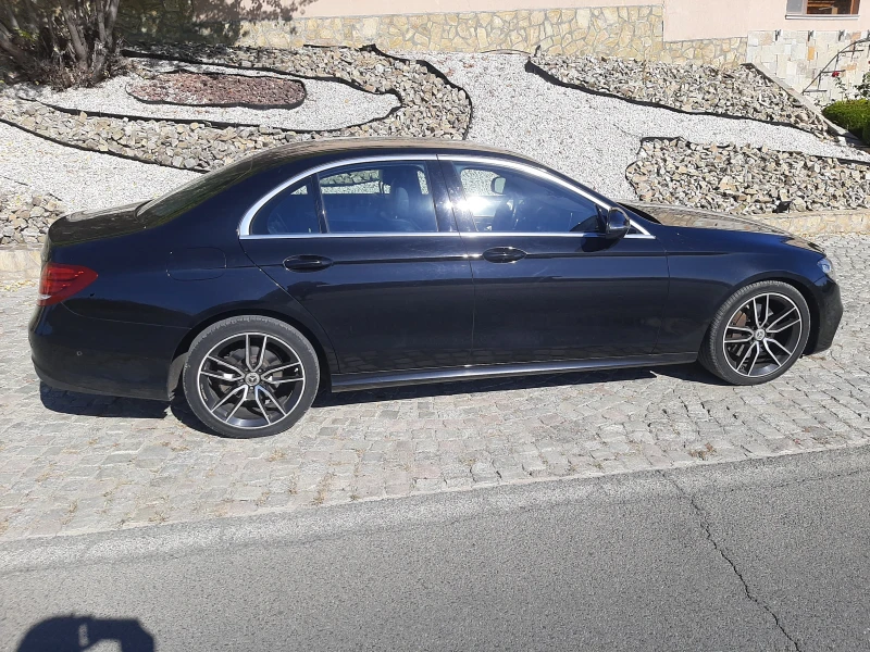 Mercedes-Benz E 220 AMG   9G , DIGITAL, снимка 3 - Автомобили и джипове - 48229823