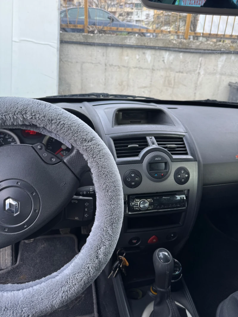 Renault Megane, снимка 10 - Автомобили и джипове - 48796209