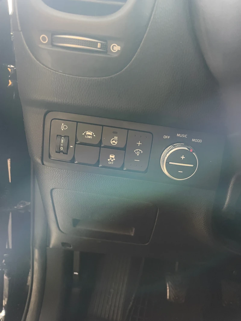 Kia Soul ТОП//Luxury FULL Панорама  Подгрев+ Обдухване Сед., снимка 10 - Автомобили и джипове - 49709941