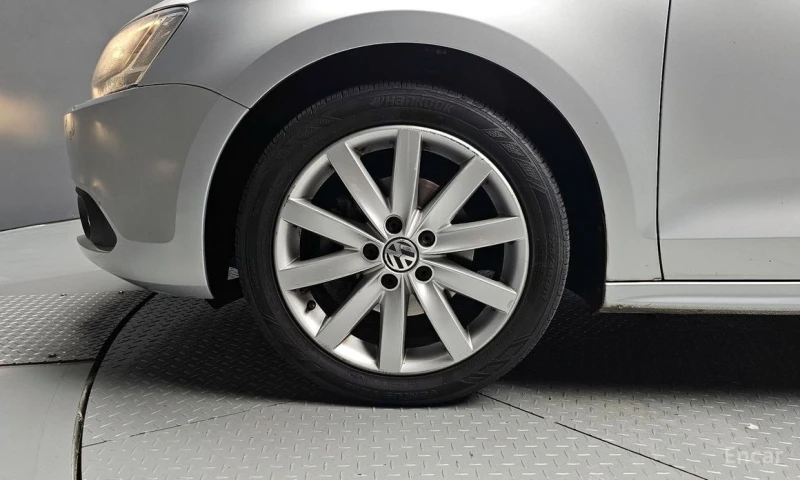 VW Jetta, снимка 5 - Автомобили и джипове - 52964691