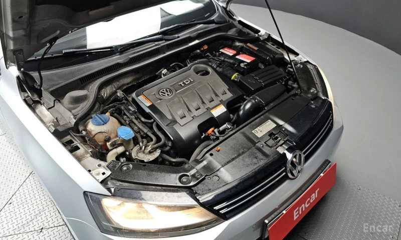 VW Jetta, снимка 6 - Автомобили и джипове - 52964691