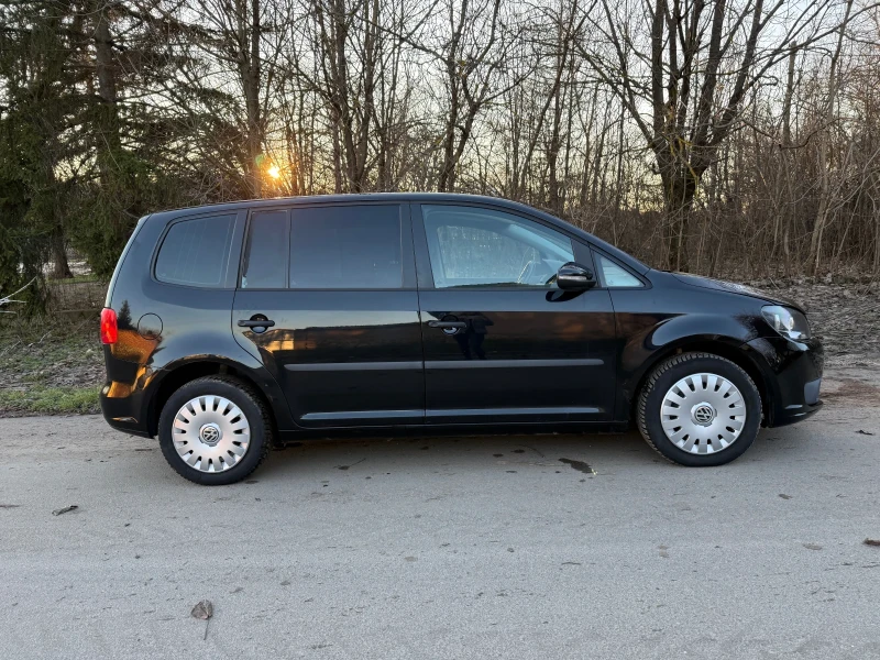 VW Touran 1.6tdi* ПОДГРЕВ, снимка 8 - Автомобили и джипове - 53537289