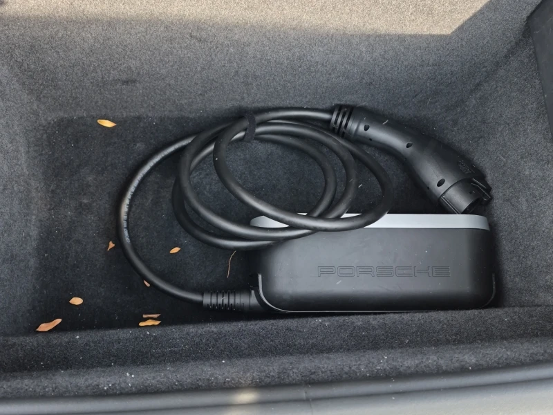 Porsche Taycan 4S, снимка 16 - Автомобили и джипове - 53568108