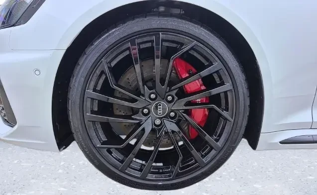 Audi Rs4 Avant Quattro = Black Optic Plus = Гаранция, снимка 5 - Автомобили и джипове - 53916226