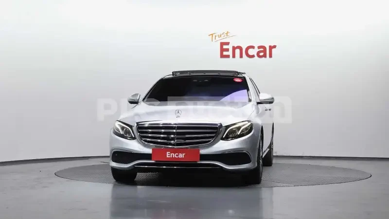Mercedes-Benz E 400 Адаптивно окачване (ECS)* Адаптивен круиз контрол, снимка 3 - Автомобили и джипове - 54056515
