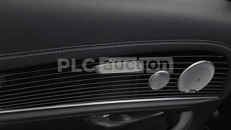 Mercedes-Benz E 400 Адаптивно окачване (ECS)* Адаптивен круиз контрол, снимка 16 - Автомобили и джипове - 54056515