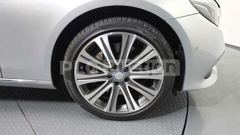 Mercedes-Benz E 400 Адаптивно окачване (ECS)* Адаптивен круиз контрол, снимка 5 - Автомобили и джипове - 54056515