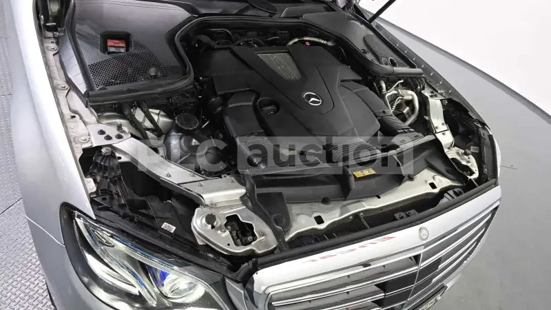 Mercedes-Benz E 400 Адаптивно окачване (ECS)* Адаптивен круиз контрол, снимка 6 - Автомобили и джипове - 54056515