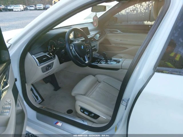 BMW 740, снимка 11 - Автомобили и джипове - 54297017