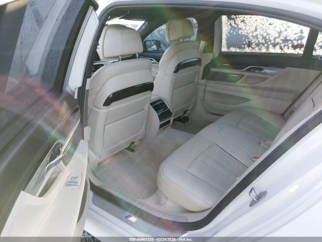 BMW 740, снимка 14 - Автомобили и джипове - 54297017