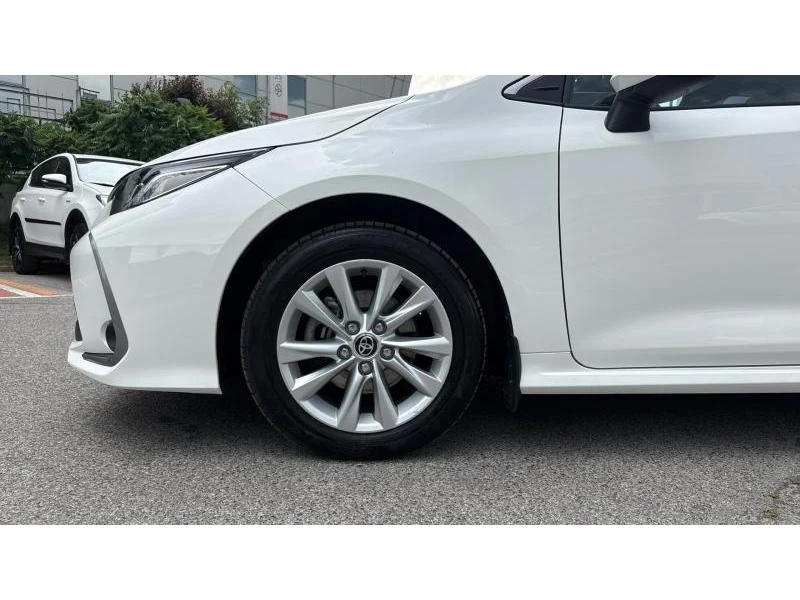 Toyota Corolla SDN 1.8 HSD EXECUTIVE, снимка 16 - Автомобили и джипове - 54937172
