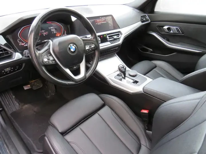 BMW 330 Automatic, снимка 10 - Автомобили и джипове - 56009526