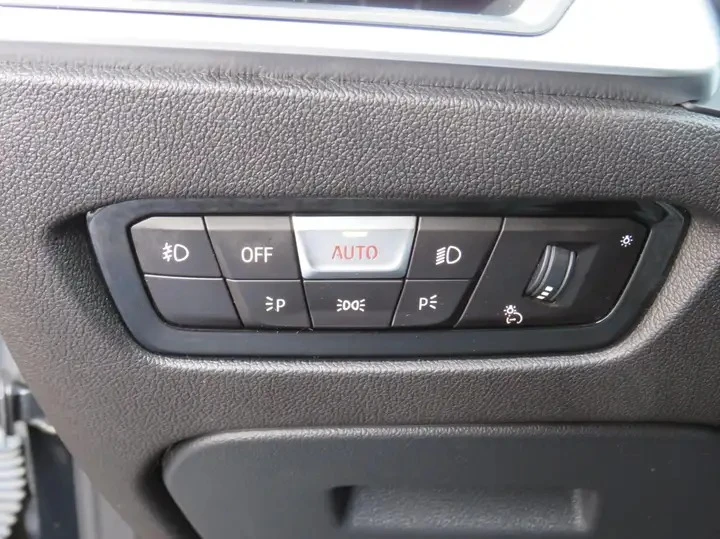 BMW 330 Automatic, снимка 14 - Автомобили и джипове - 56009526