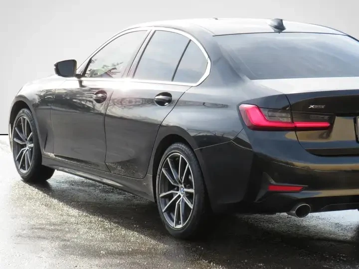 BMW 330 Automatic, снимка 8 - Автомобили и джипове - 56009526