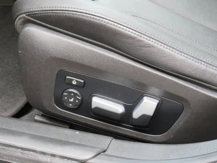 BMW 330 Automatic, снимка 13 - Автомобили и джипове - 56009526