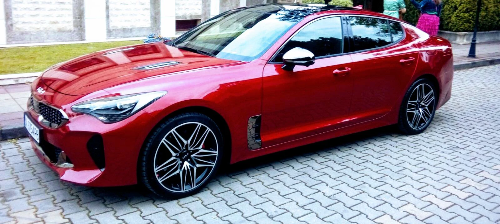 Kia Stinger 3.3 V6 GT - изображение 2