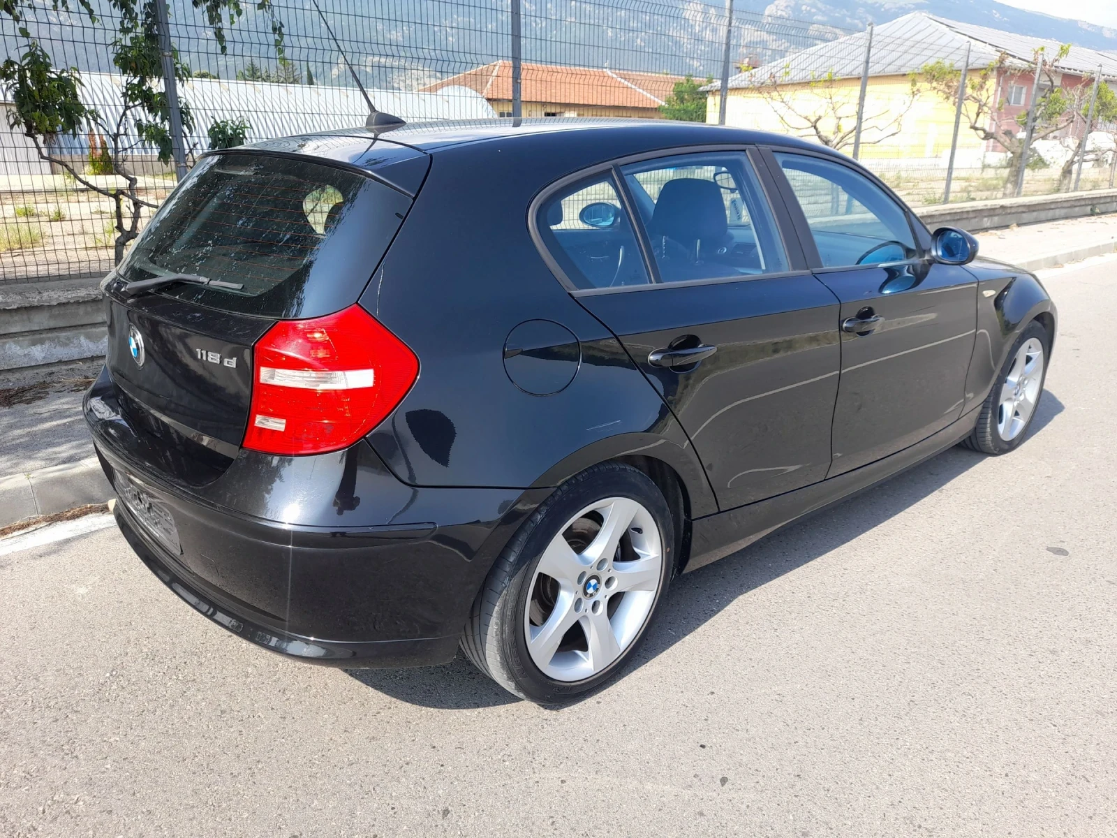 BMW 118 2.0D FACE  - изображение 5