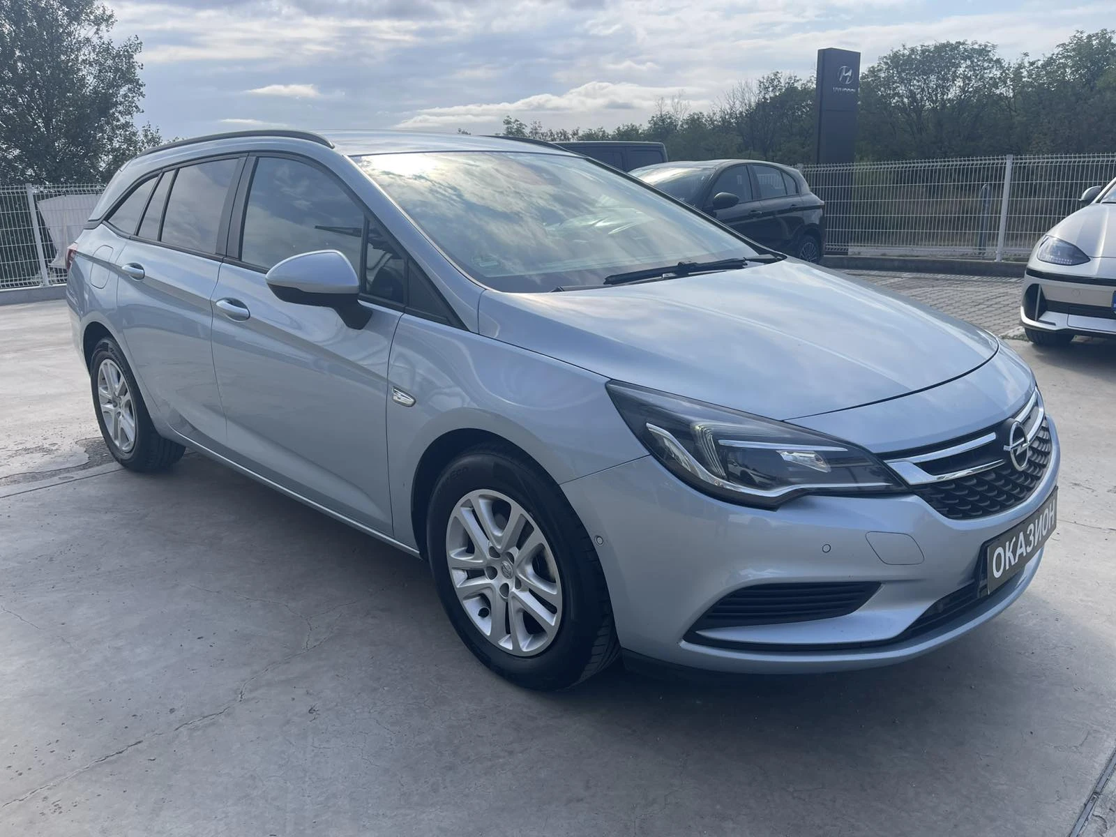Opel Astra SPORTS TOURER - изображение 2
