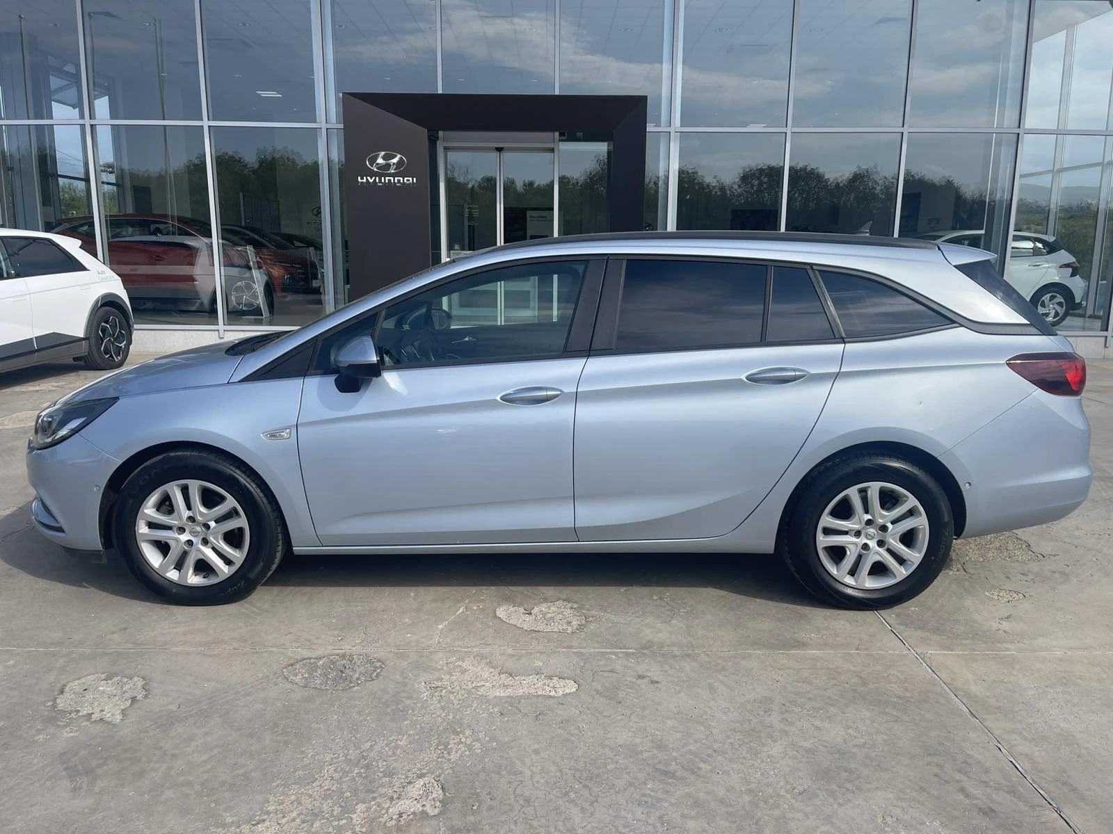 Opel Astra SPORTS TOURER - изображение 5