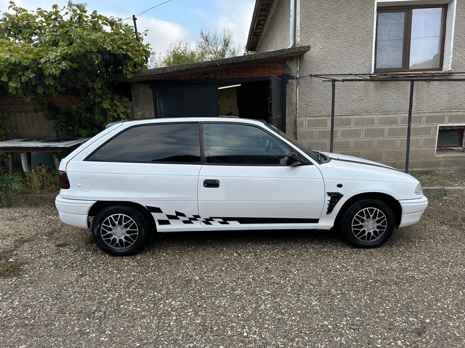 Opel Astra 1.4i - изображение 4