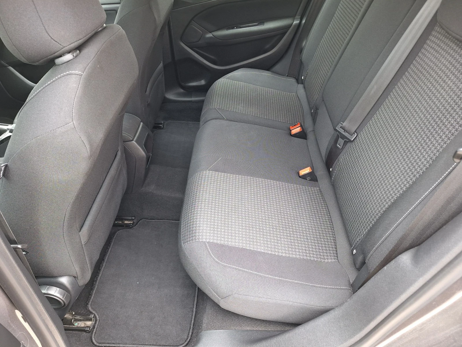 Peugeot 308 bluHDI 11 месец 2019г, снимка 16 - Автомобили и джипове - 53241310