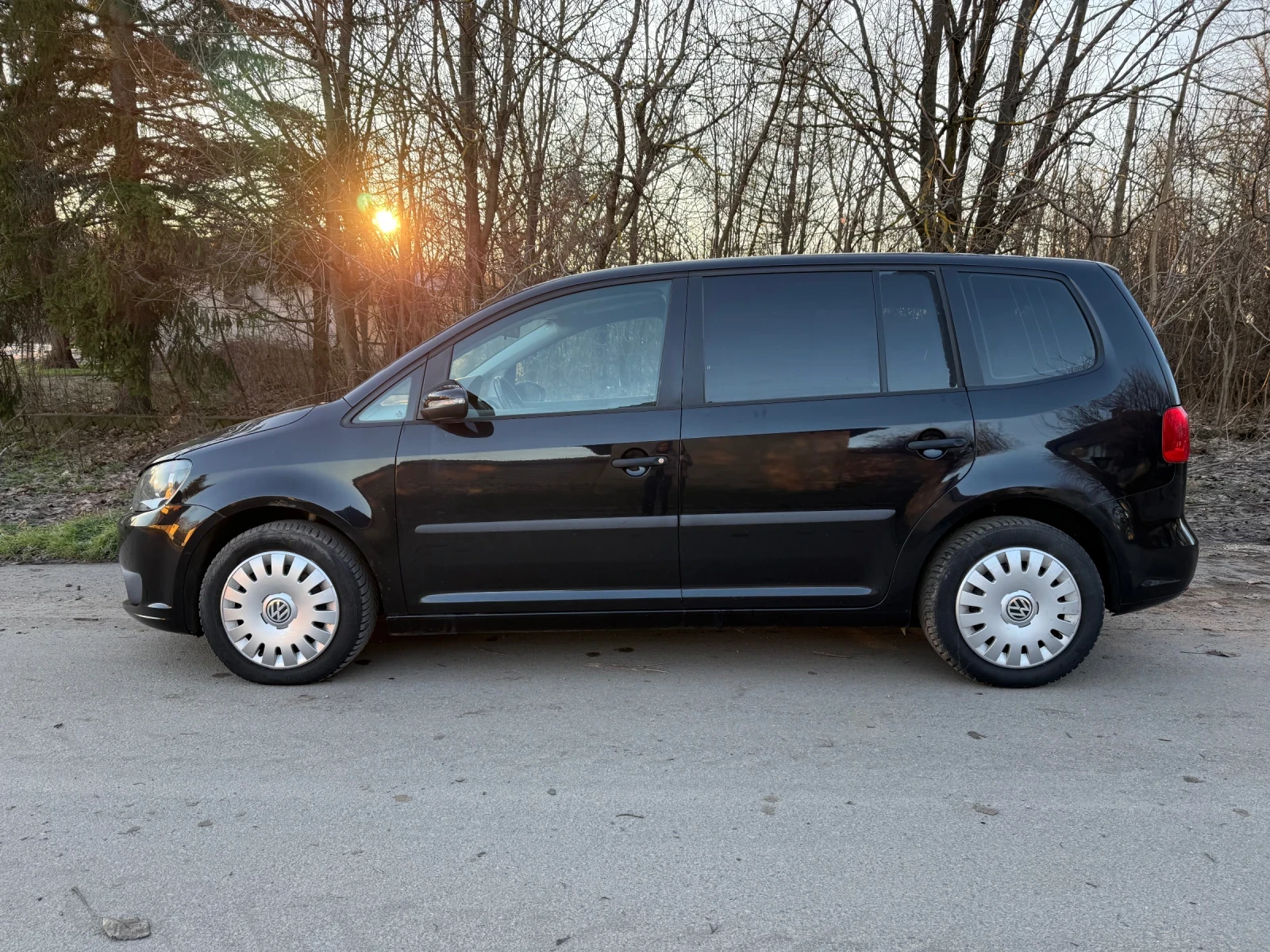 VW Touran 1.6tdi* ПОДГРЕВ - изображение 8