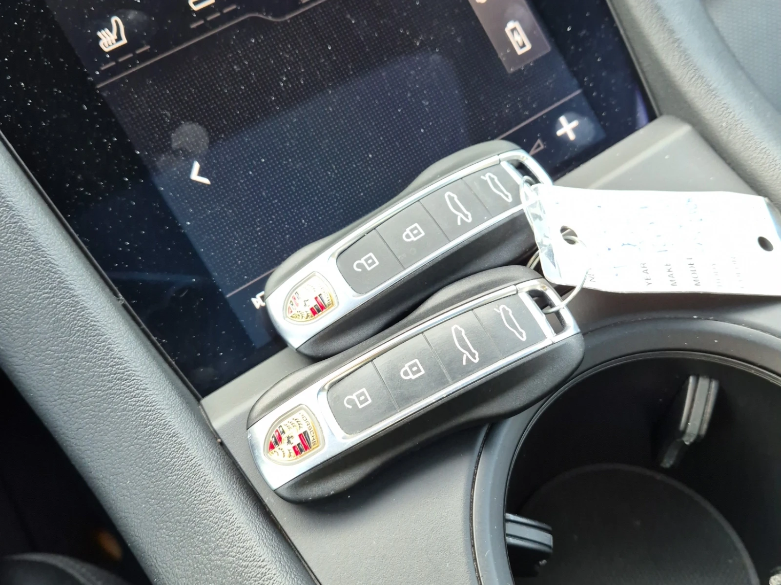 Porsche Taycan 4S - изображение 10