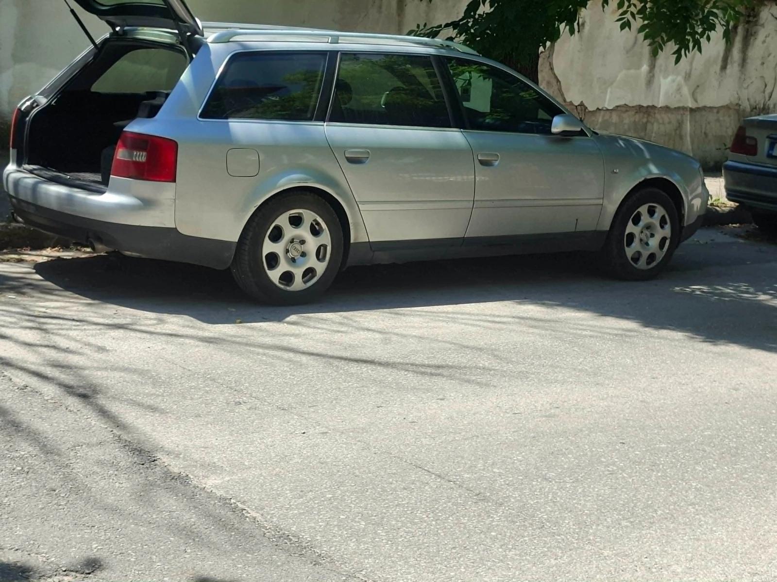 Audi A6 2.4i LPG Quattro, снимка 5 - Автомобили и джипове - 54741485