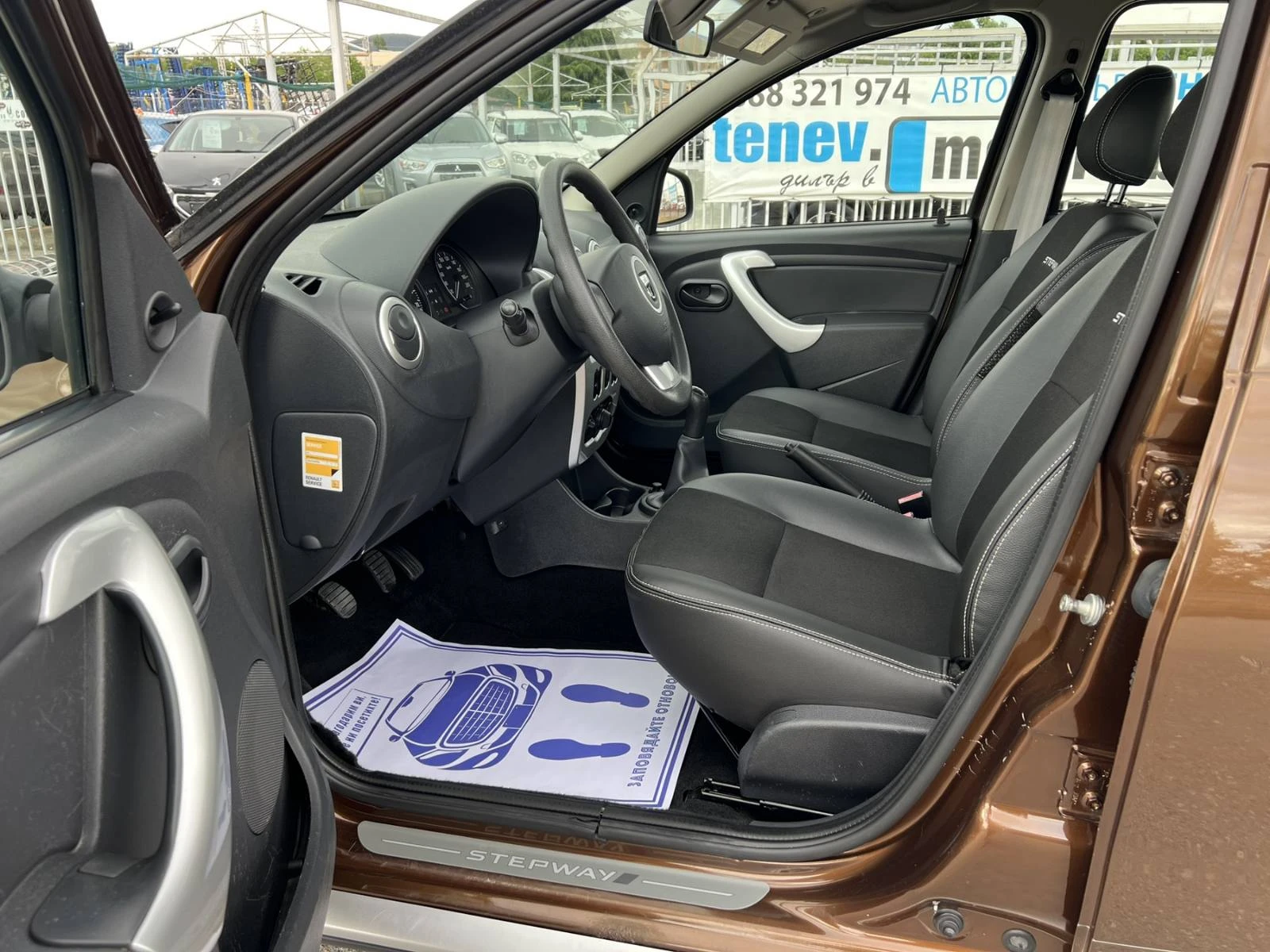 Dacia Sandero 1.6, снимка 6 - Автомобили и джипове - 54959548