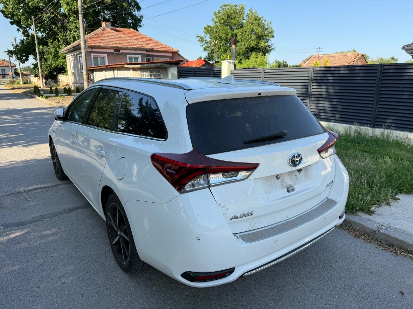Toyota Auris Hybrid �� ����� | Mobile.bg � ����������� 5