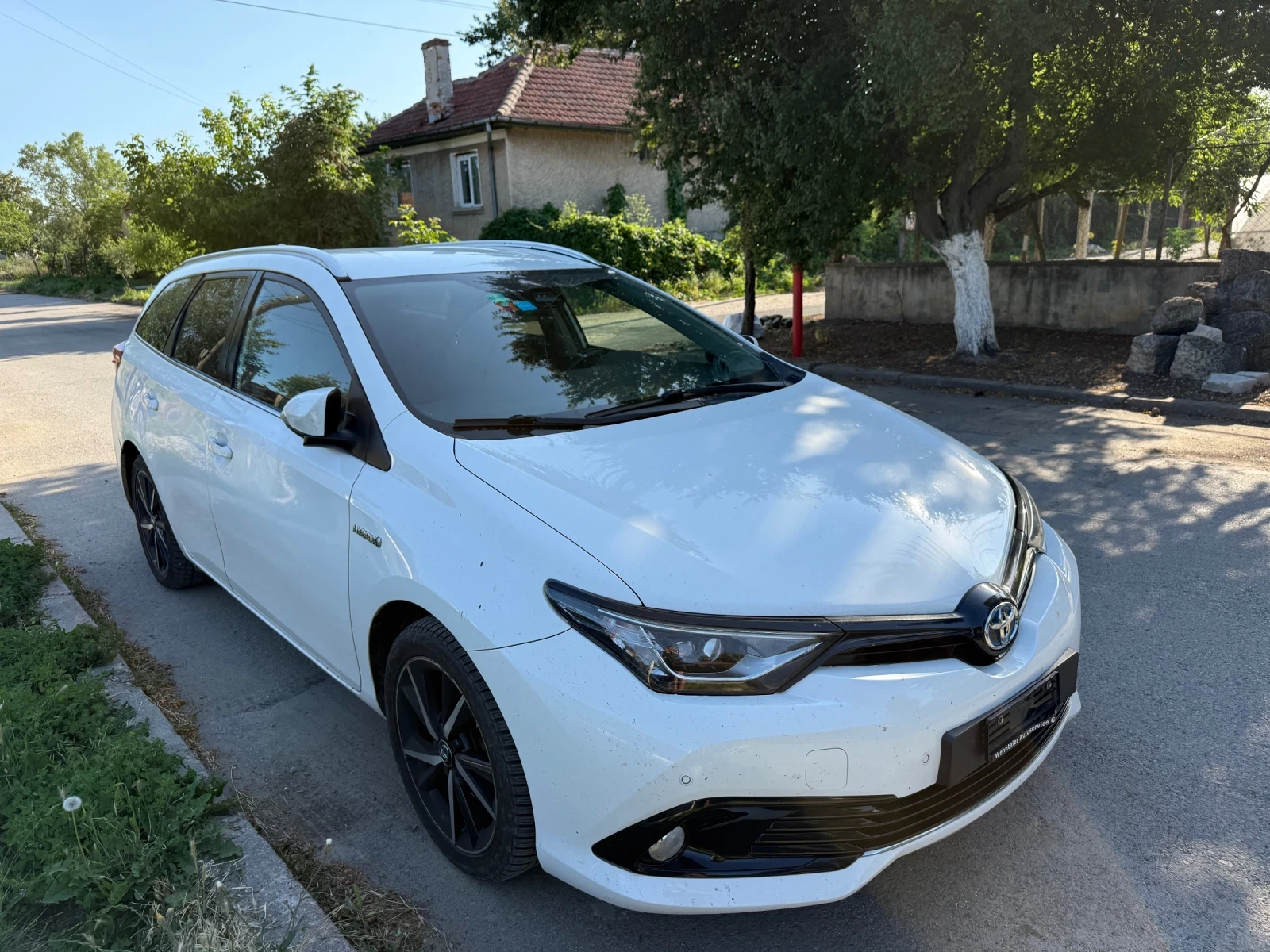 Toyota Auris Hybrid �� ����� | Mobile.bg � ����������� 3