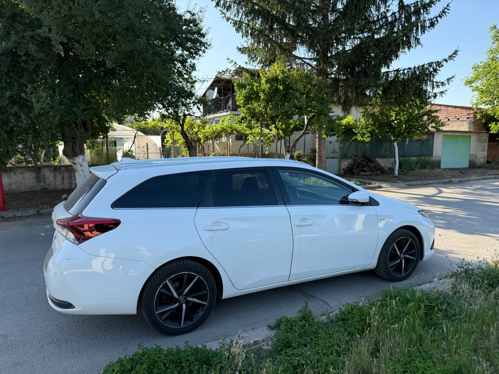 Toyota Auris Hybrid �� ����� | Mobile.bg � ����������� 7