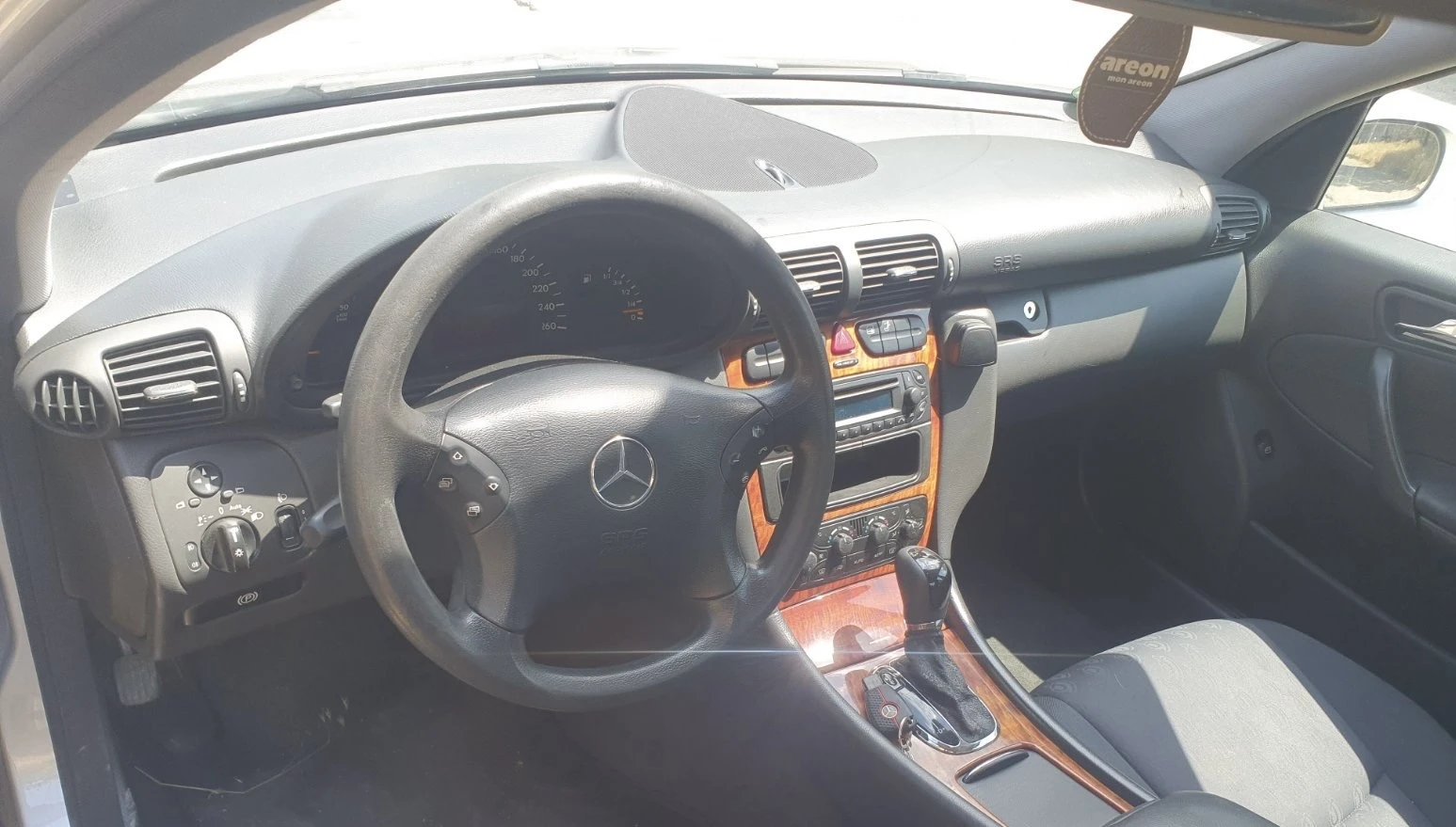 Mercedes-Benz C 220 cdi, снимка 3 - Автомобили и джипове - 55132557