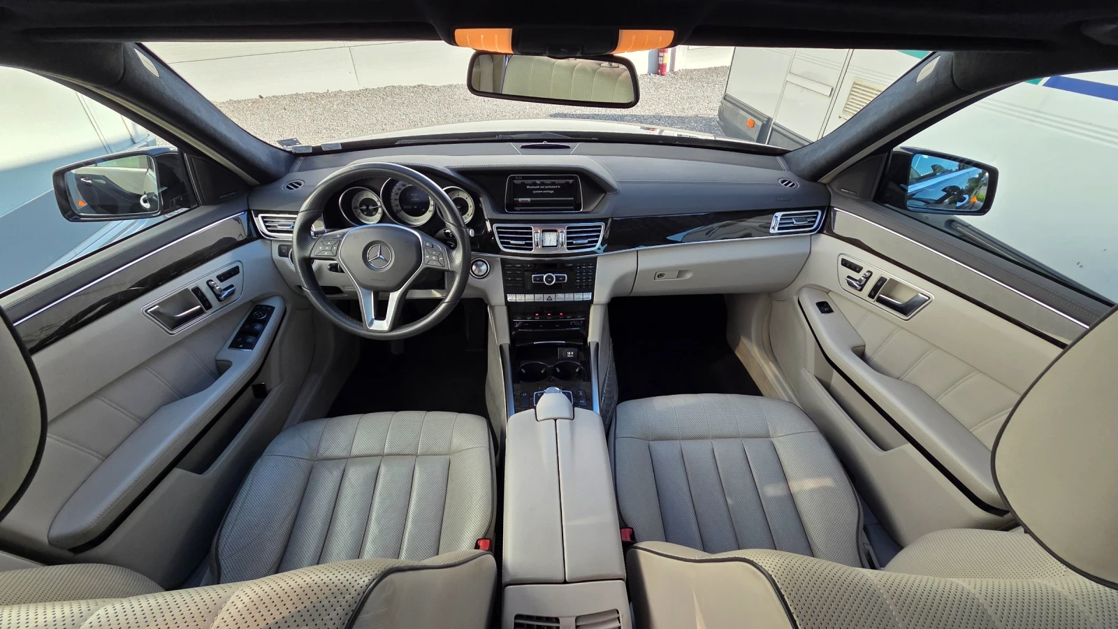 Mercedes-Benz E 350 4-Matic  Всички екстри за модела!, снимка 14 - Автомобили и джипове - 55228845