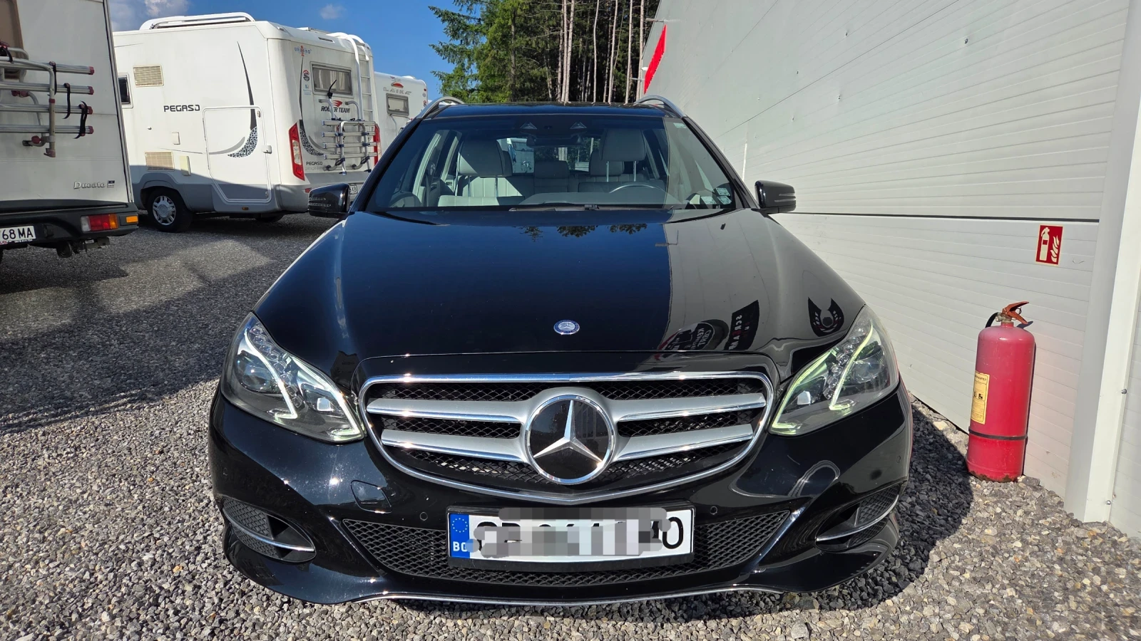 Mercedes-Benz E 350 4-Matic  Всички екстри за модела!, снимка 6 - Автомобили и джипове - 55228845