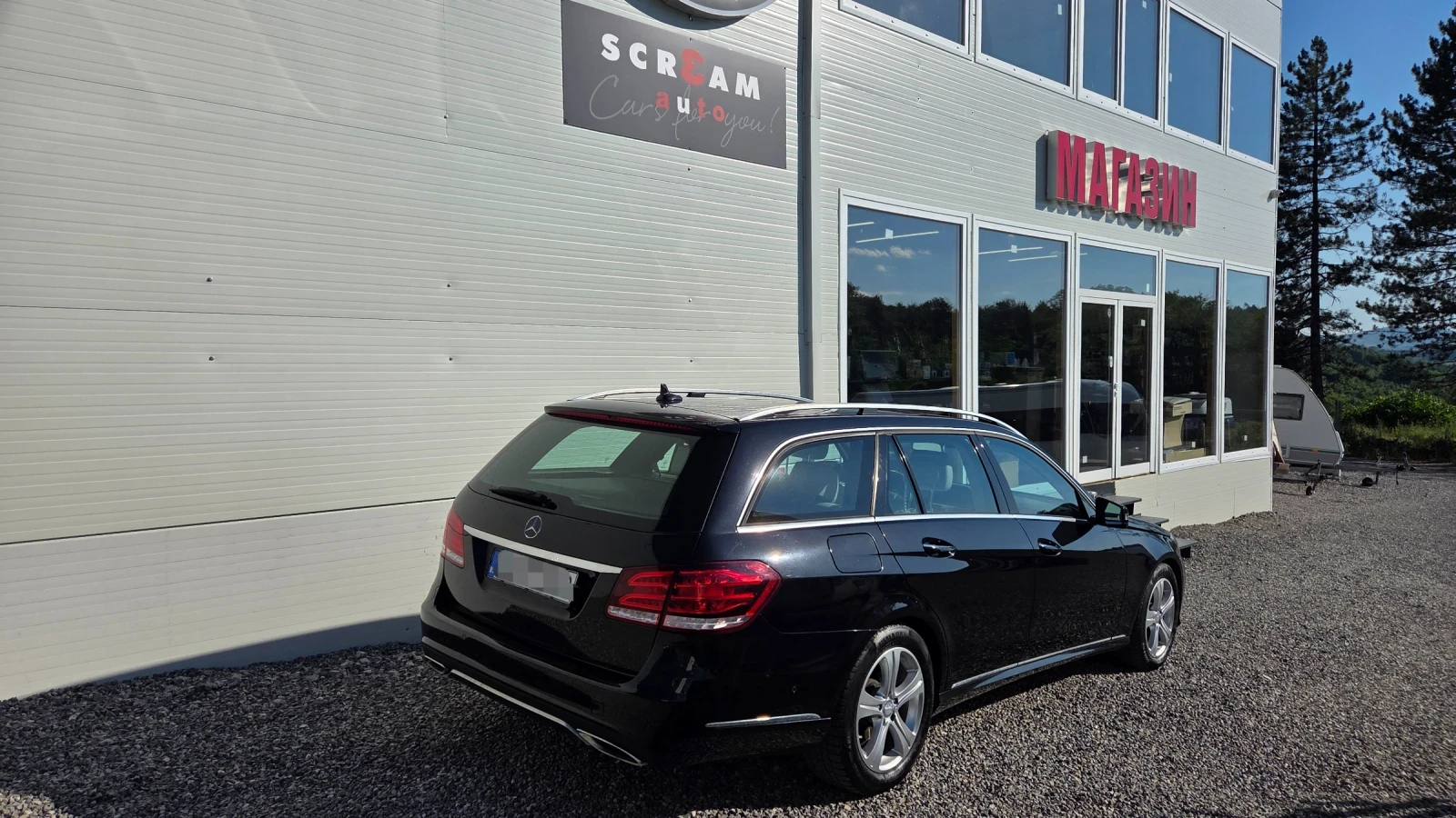 Mercedes-Benz E 350 4-Matic  Всички екстри за модела!, снимка 3 - Автомобили и джипове - 55228845