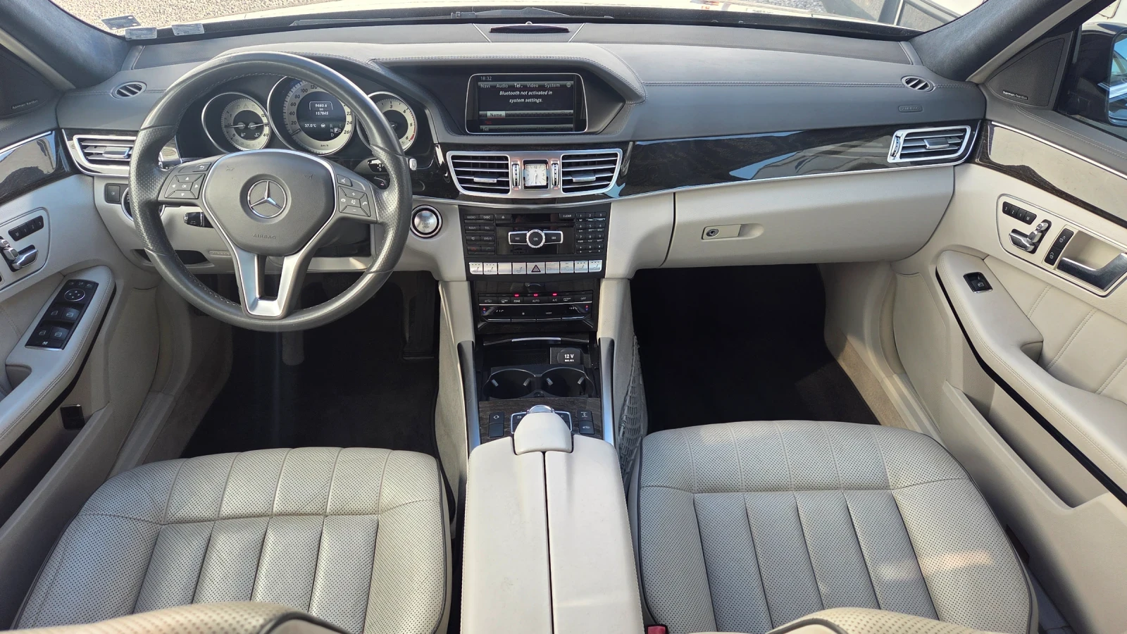 Mercedes-Benz E 350 4-Matic  Всички екстри за модела!, снимка 13 - Автомобили и джипове - 55228845