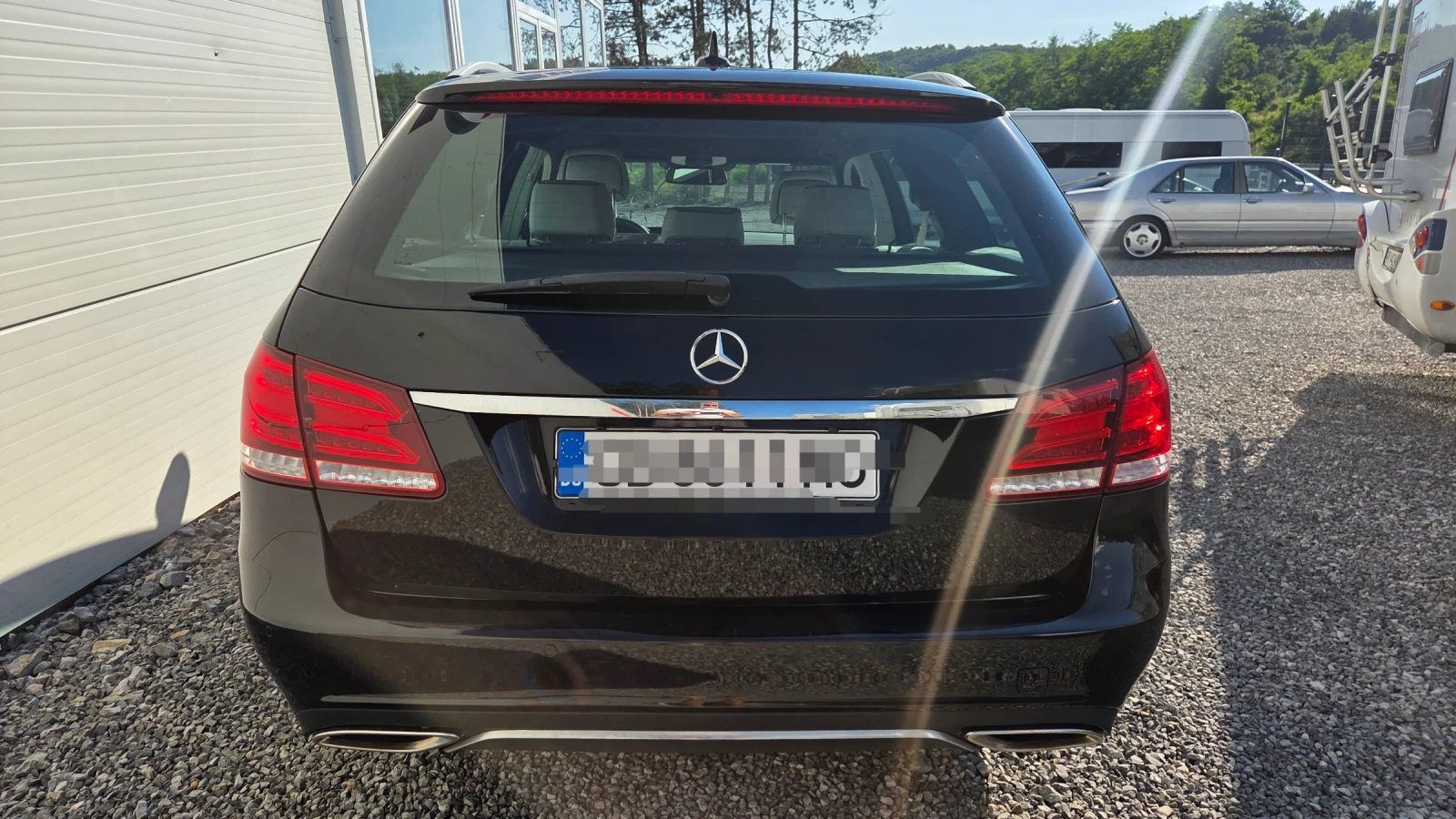 Mercedes-Benz E 350 4-Matic  Всички екстри за модела!, снимка 5 - Автомобили и джипове - 55228845