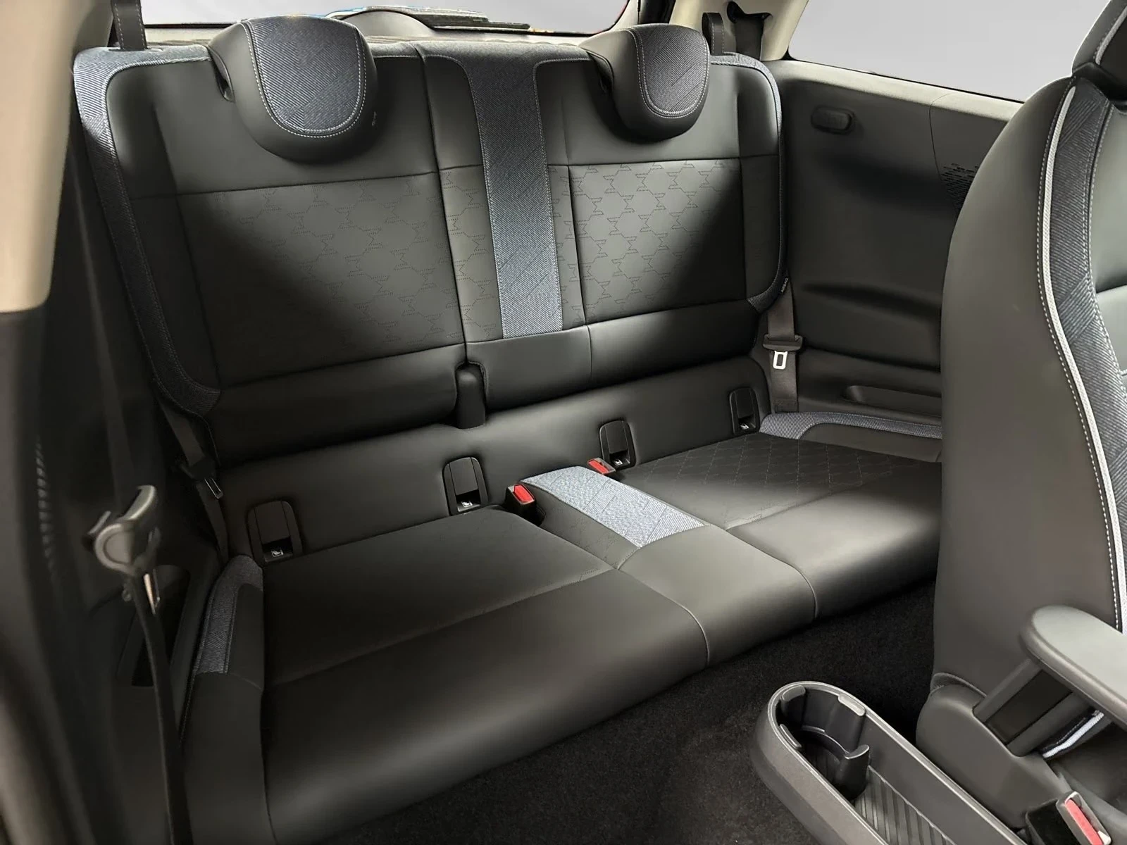 Mini Cooper E Trim M , снимка 10 - Автомобили и джипове - 56278027