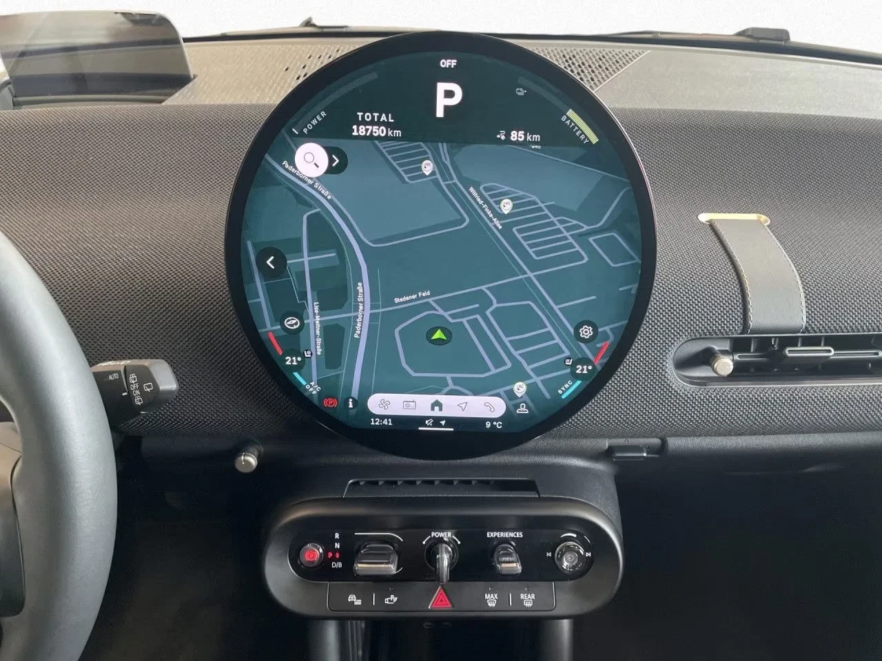 Mini Cooper E Trim L Pano Hud 360 Harman Kardon, снимка 12 - Автомобили и джипове - 55230862