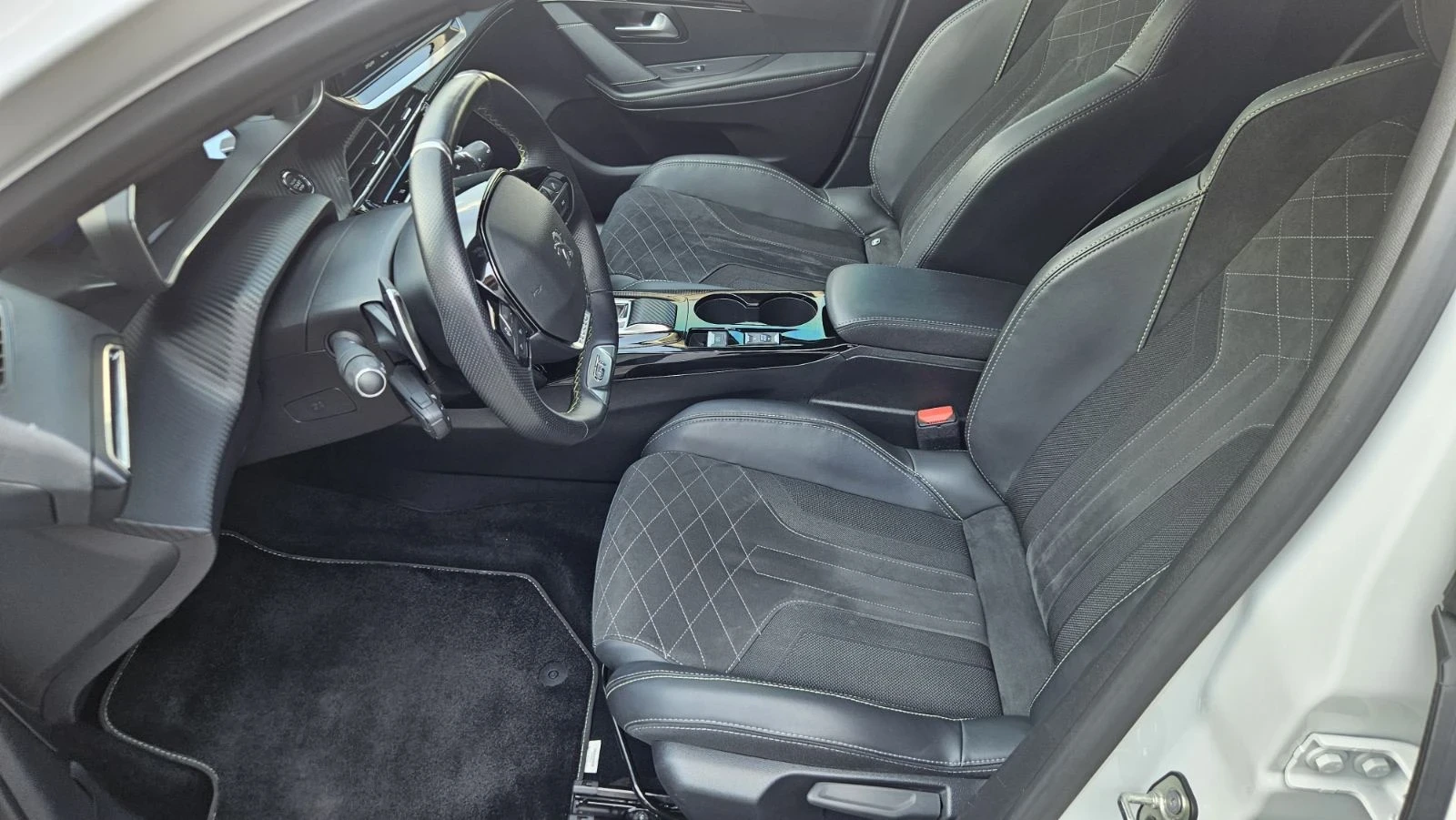 Peugeot 208 GT-Line 131hp панорама , снимка 6 - Автомобили и джипове - 55341813
